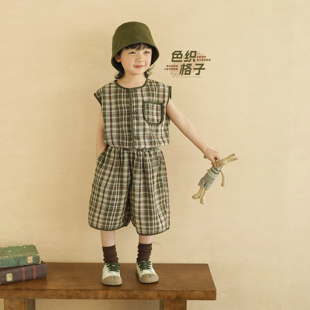 砚台家男童复古森系格子套装2025新款夏儿童无袖背心五分裤两件套