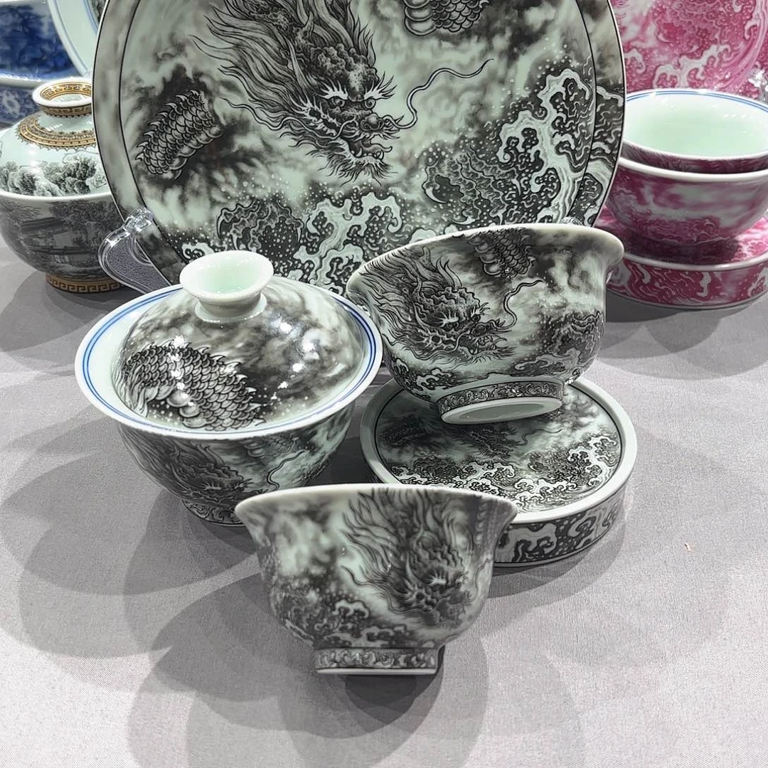瓷片景德镇瓷器精品陈列