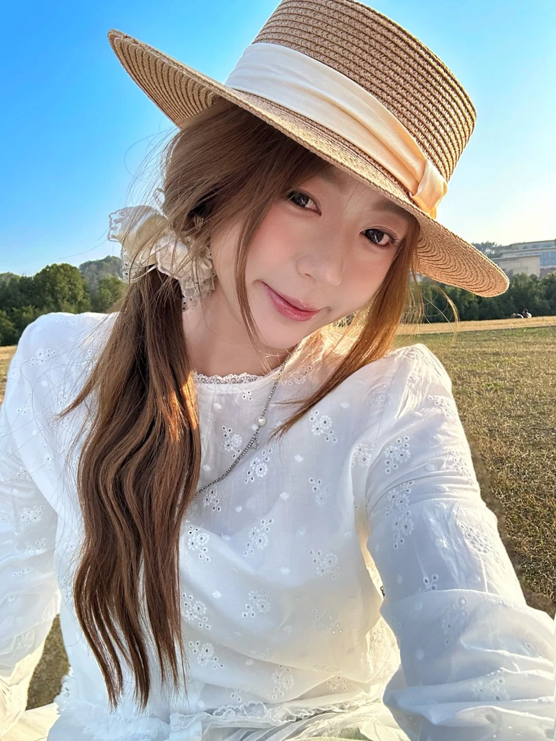 帽子夏季海边遮阳草帽白色ins太阳帽防紫外线草帽海边新款洋气