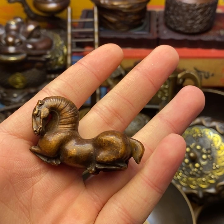 铜器摆件做工精良