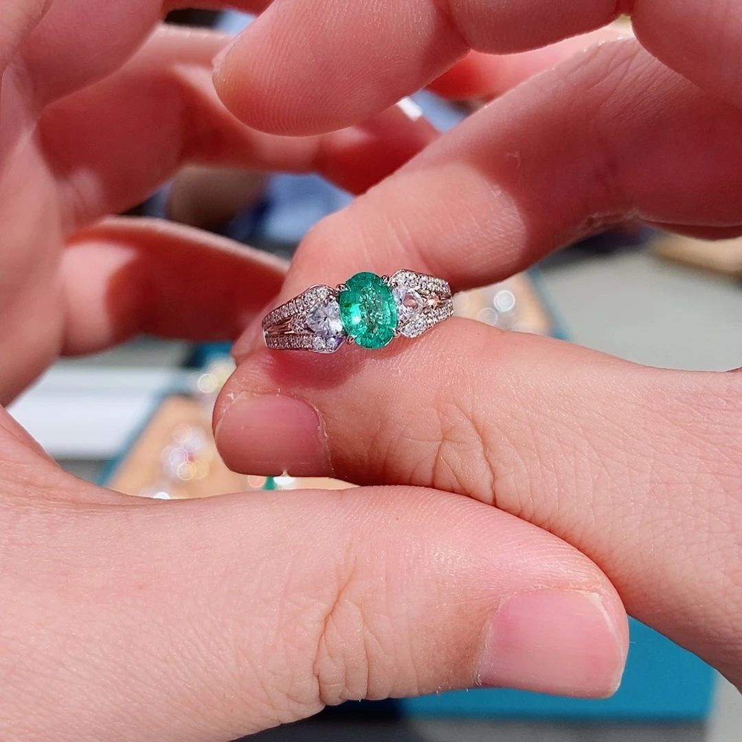 祖母绿18K金镶嵌戒指哥伦比亚0.55ct