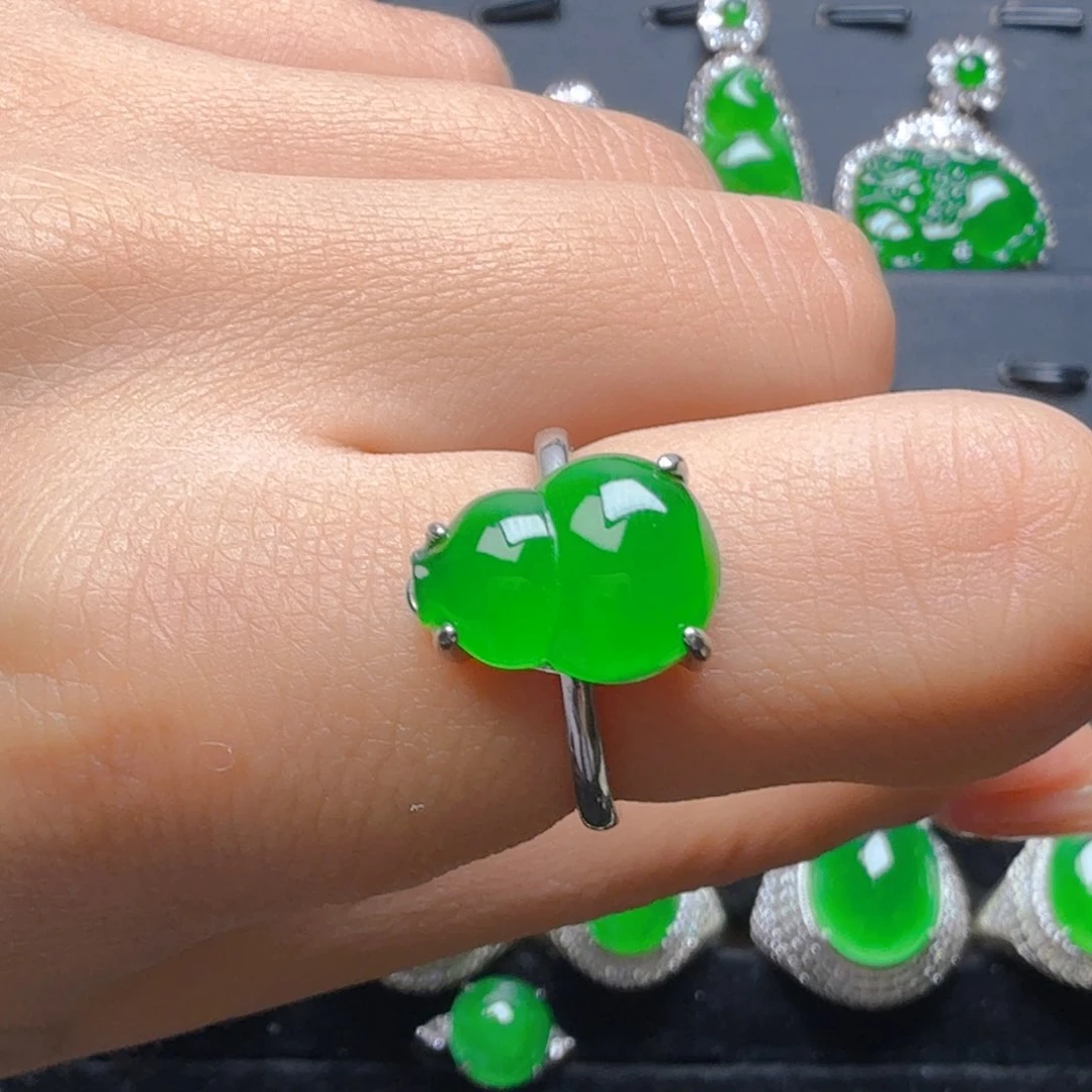 颈饰银S925镶嵌翡翠