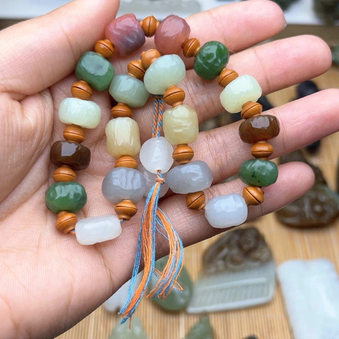 和田玉未镶嵌颈饰我****？