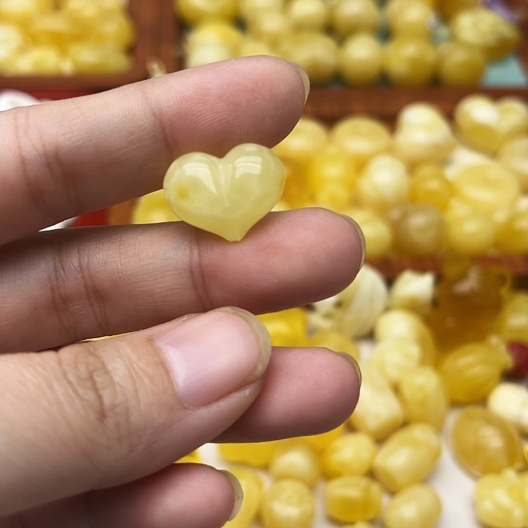 蜜蜡未镶嵌裸石天然