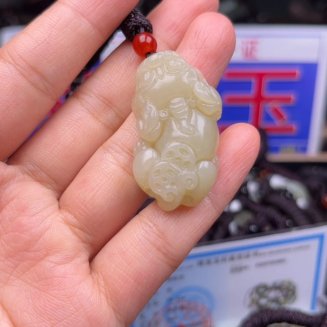 颈饰未镶嵌和田玉
