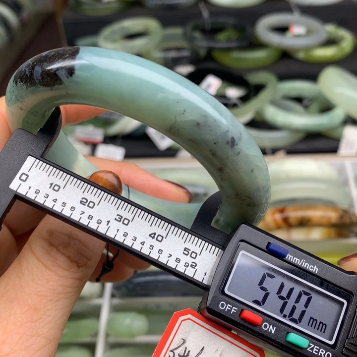 蛇纹石玉未镶嵌手镯693