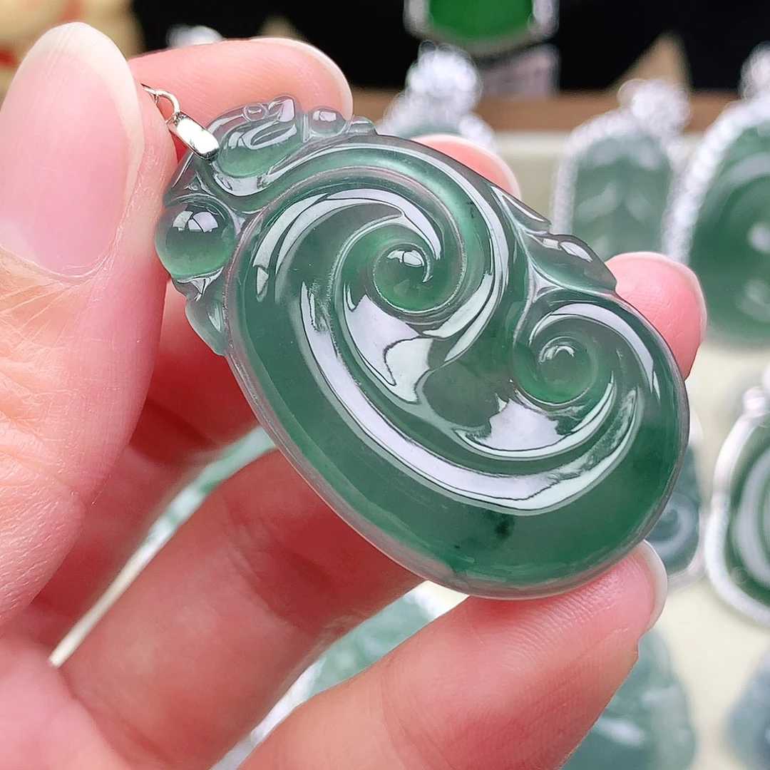 彩****翡翠未镶嵌颈饰吊坠