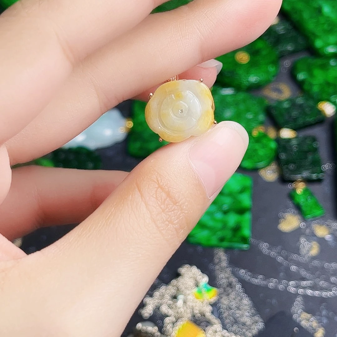 颈饰银S925镶嵌翡翠多样性