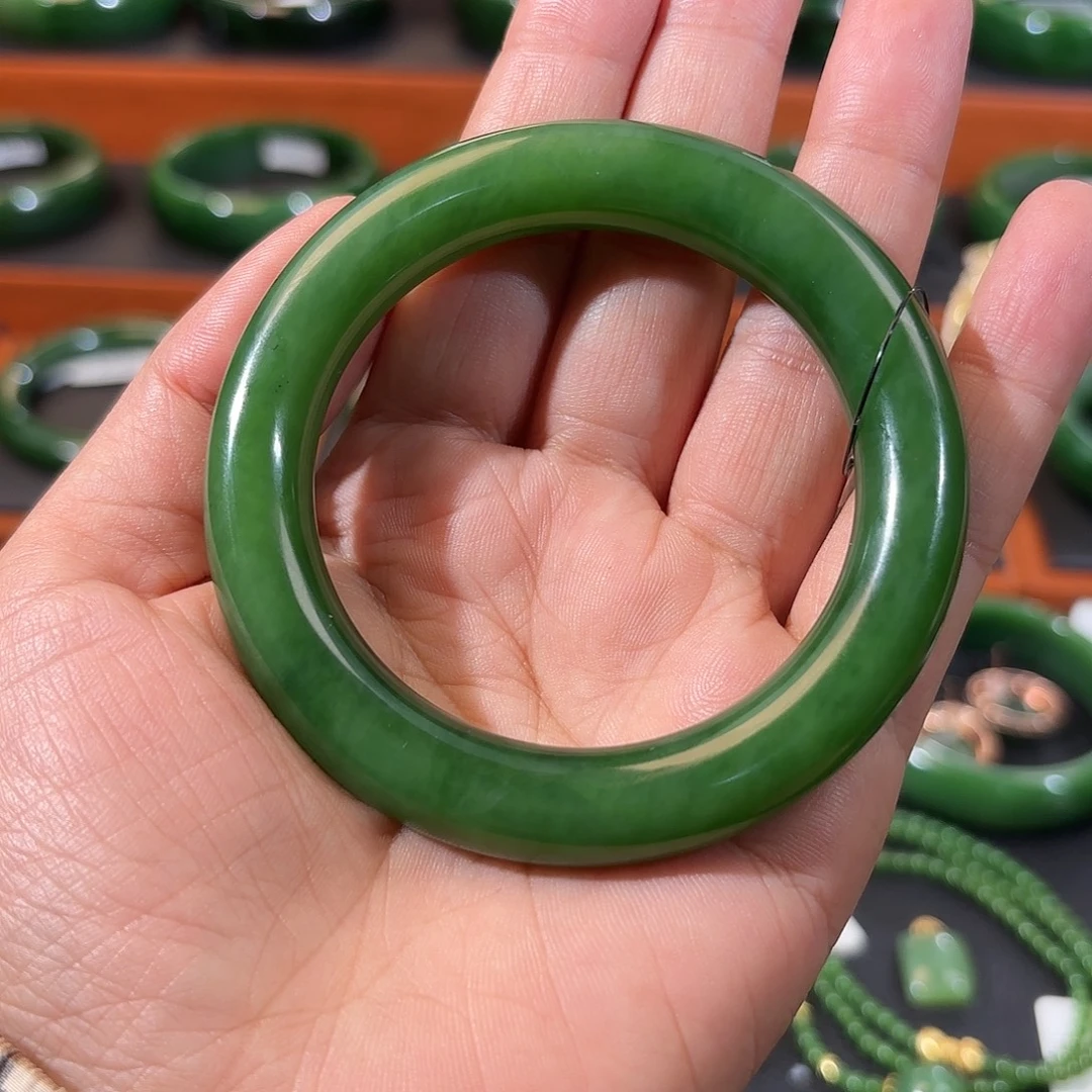 和田玉（碧玉）未镶嵌手镯辣阳绿胖圆