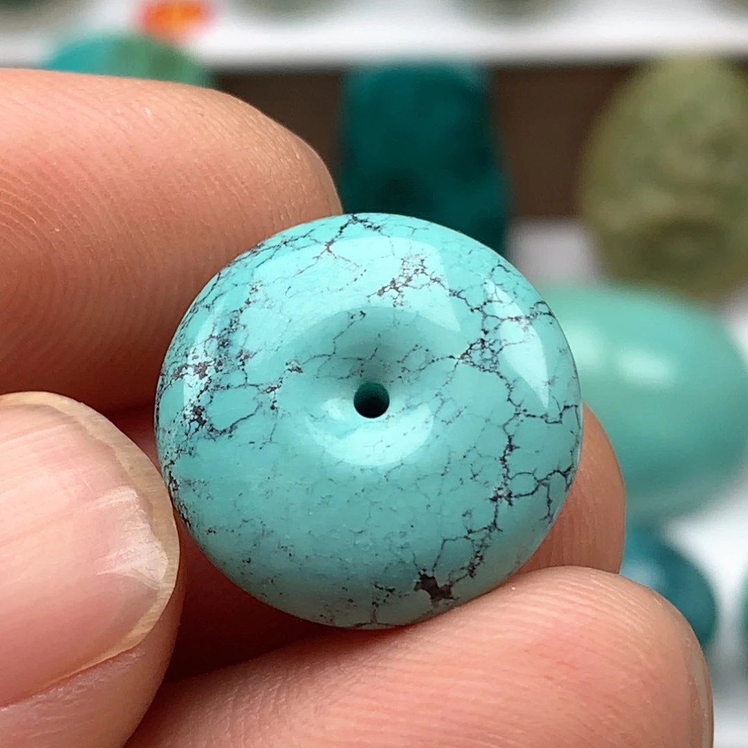 绿松石未镶嵌颈饰