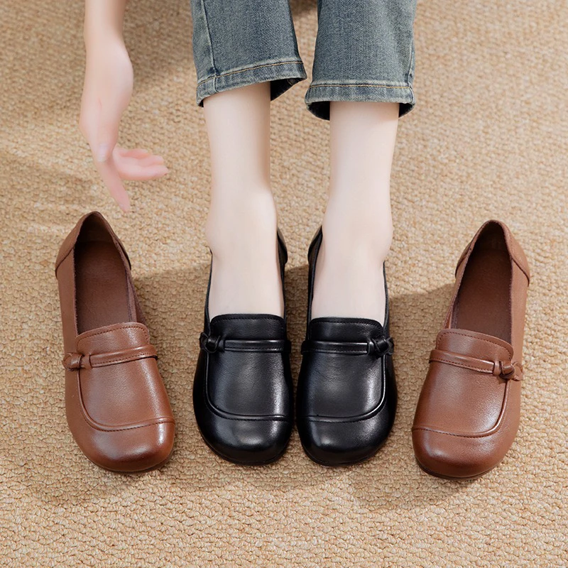 2025秋季新款复古真皮粗跟真皮妈妈鞋圆头舒适一脚蹬浅口女士单鞋