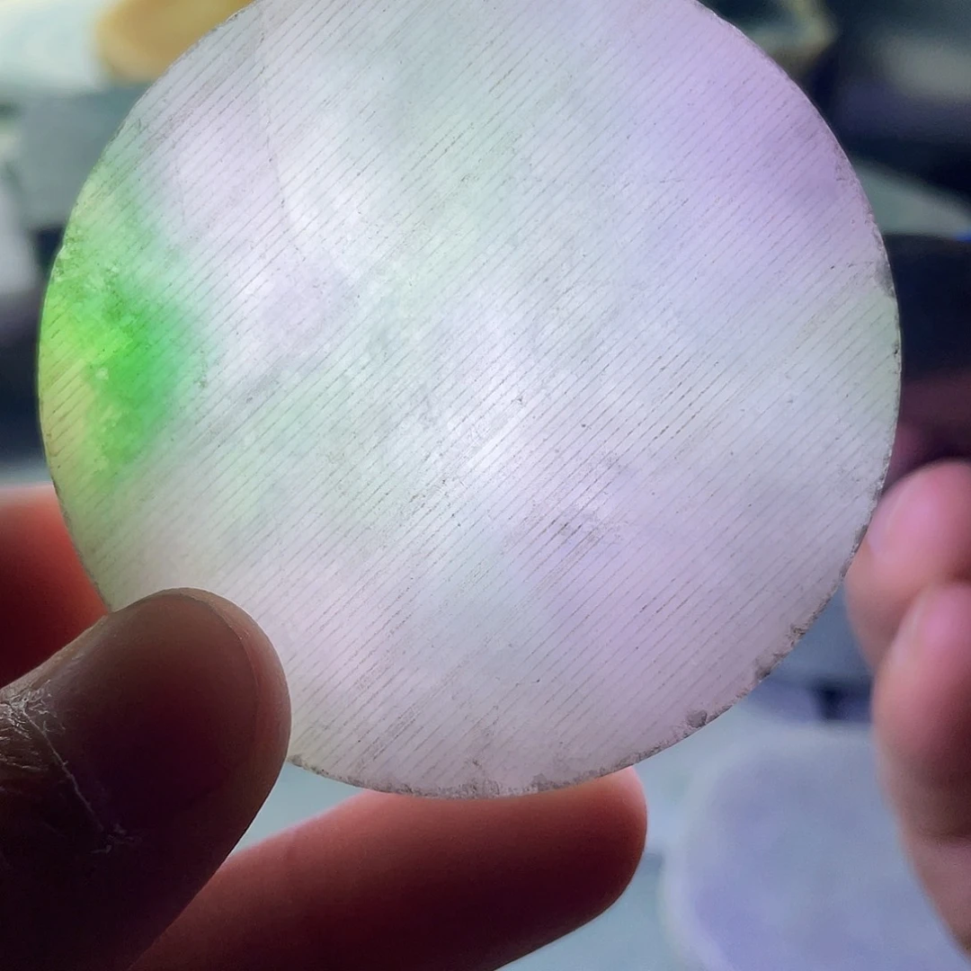 翡翠颈饰未镶嵌毛料40