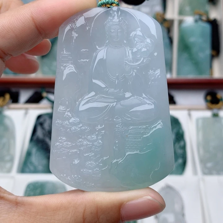 龙****颈饰未镶嵌翡翠观音