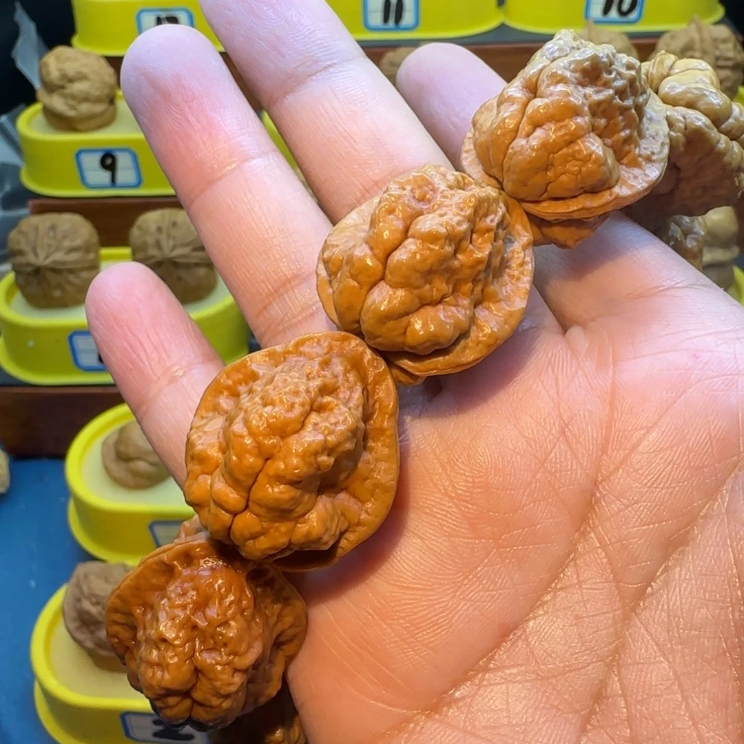 @***@把件桃核小云石观音