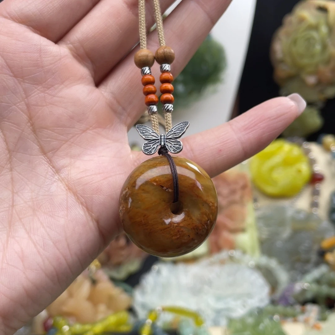 蛇纹石玉未镶嵌颈饰