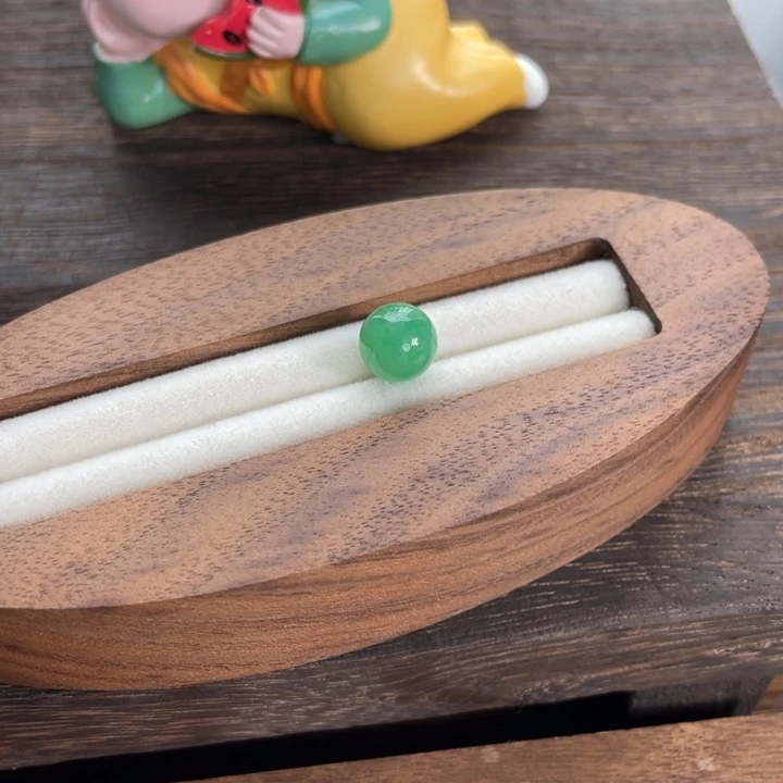 未镶嵌定制翡翠Y****w特色绿色圆珠卡8定制打孔不退不换