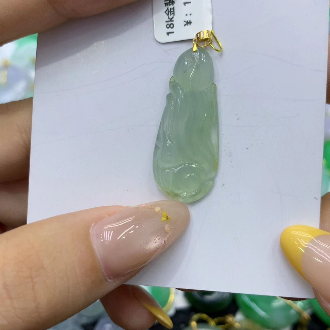 颈饰18K金镶嵌翡翠