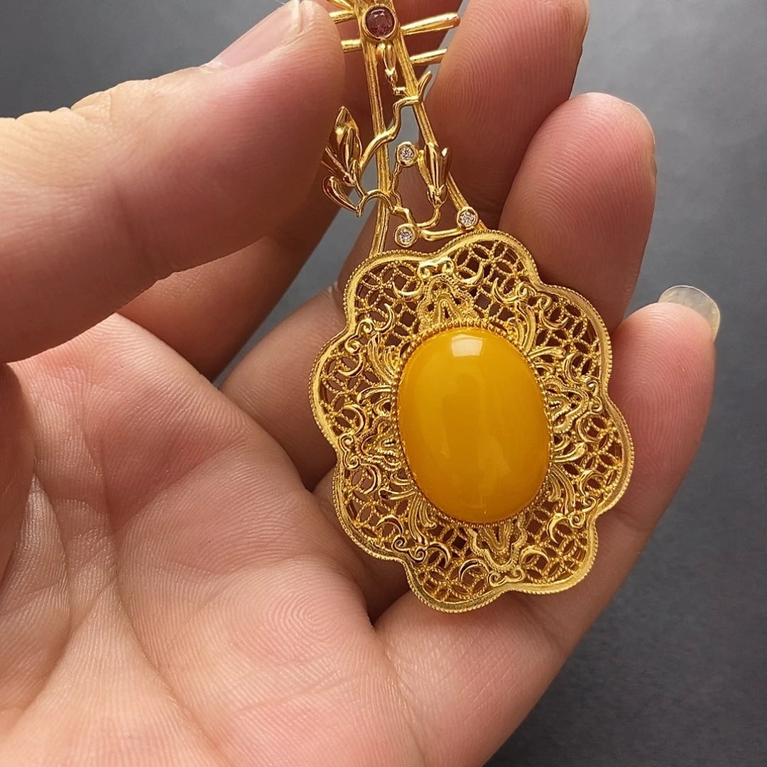 琥珀未镶嵌裸石吊坠