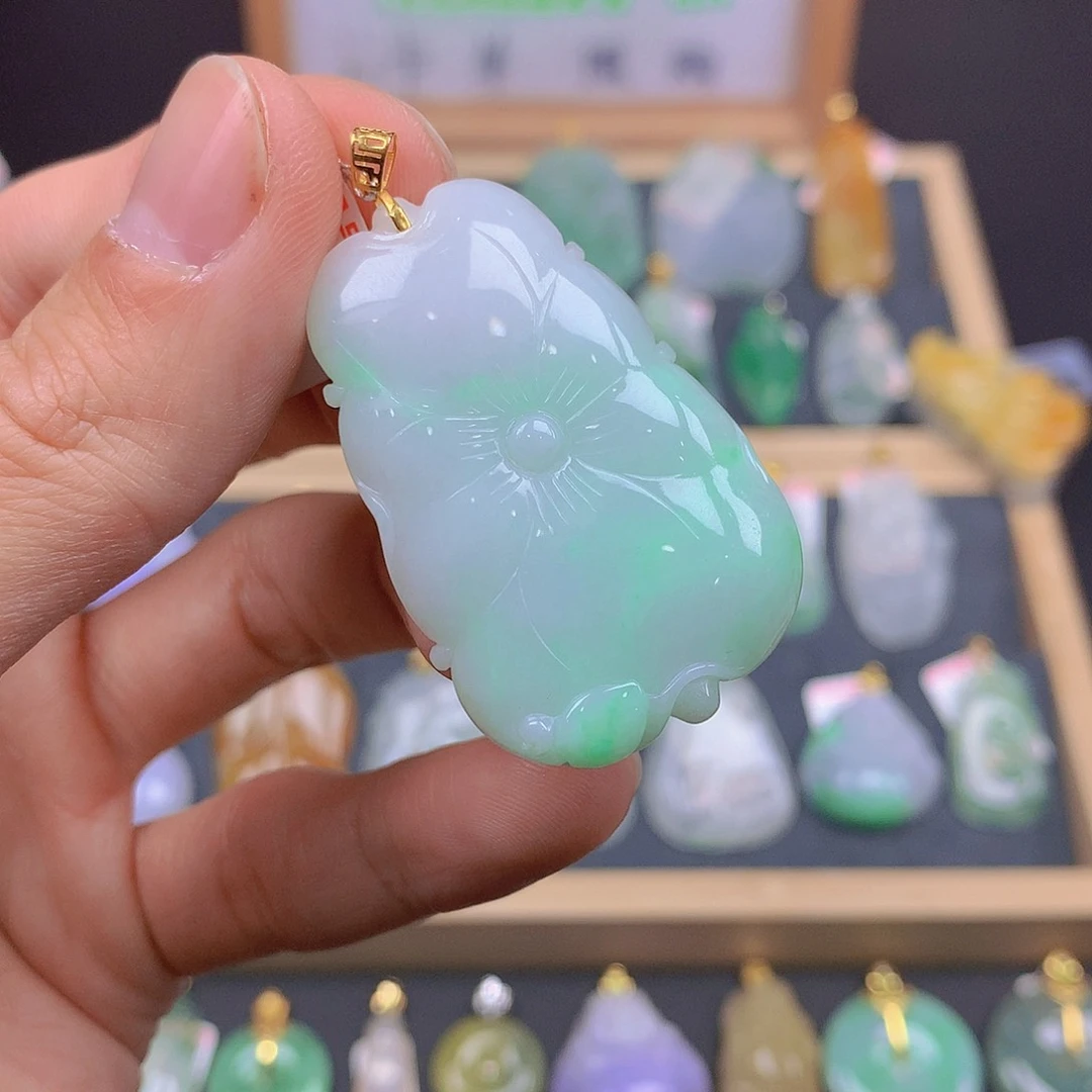 翡翠颈饰18K金镶嵌翡翠