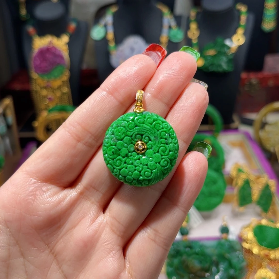 【闪购商品】翡翠吊坠(不含链)18K金镶嵌平安扣