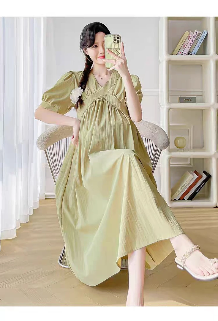 孕妇交叉裙连衣裙短袖薄款V领法式显瘦2025新款夏中长款