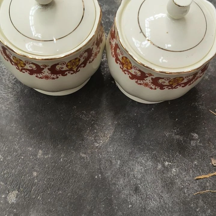 陶瓷盘子碗啥都有