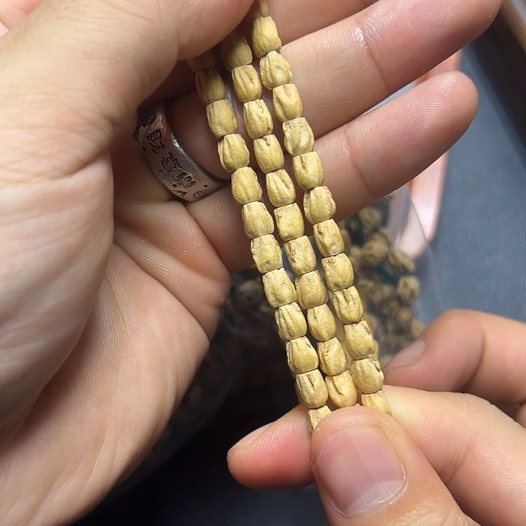 柏香籽/百香籽吊坠玉腿