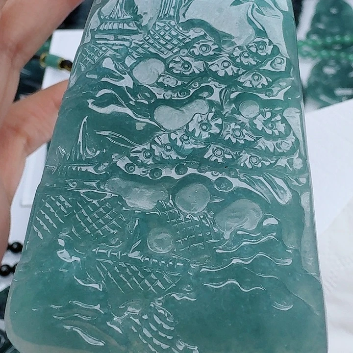 颈饰未镶嵌翡翠天然的A货翡翠多样性发其一