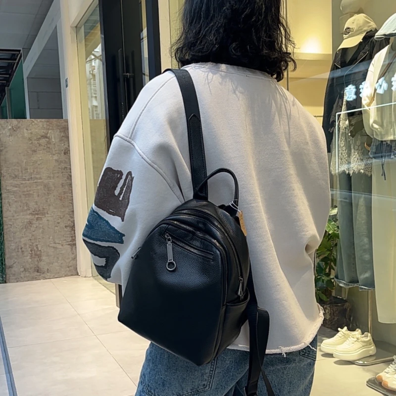 牛皮多隔层中小双肩包8588休闲系列