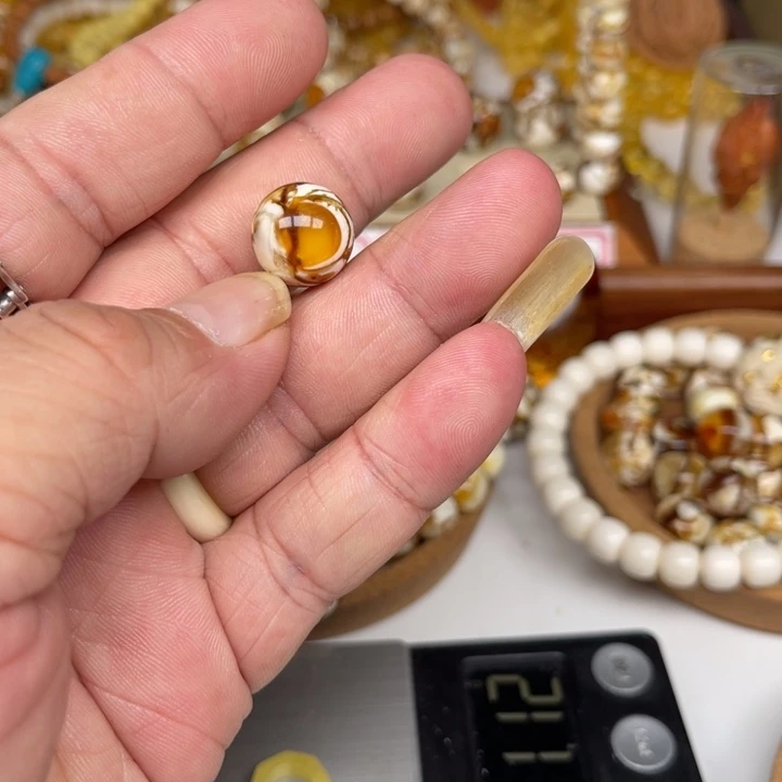 琥珀裸石未镶嵌明**以35号