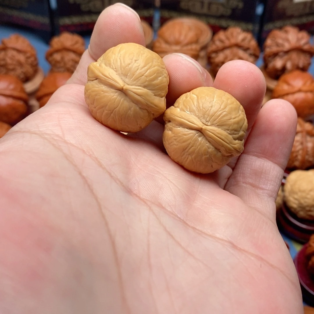 文玩核桃把件蛇皮球