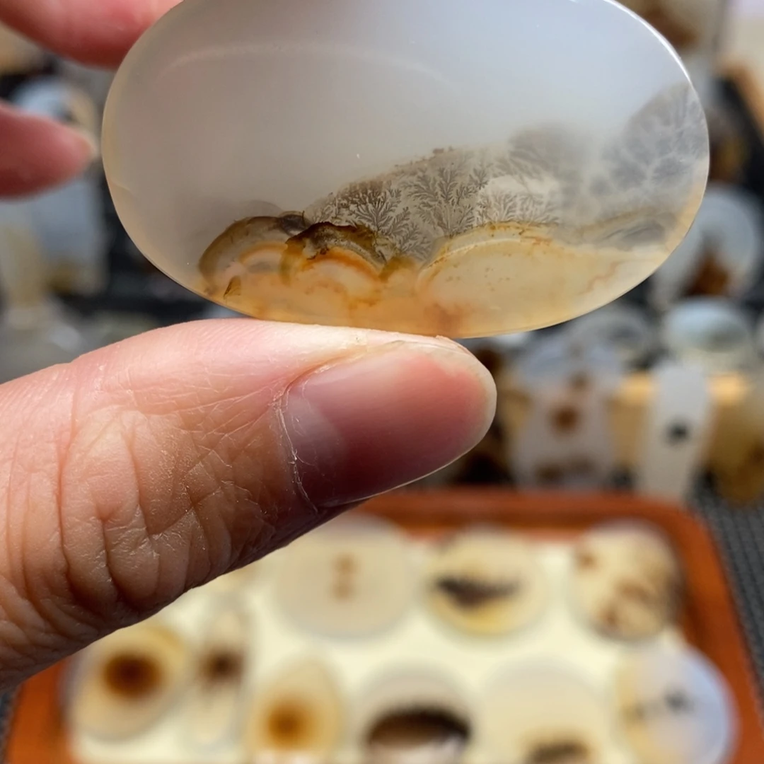 在***人玛瑙/玉髓未镶嵌吊坠