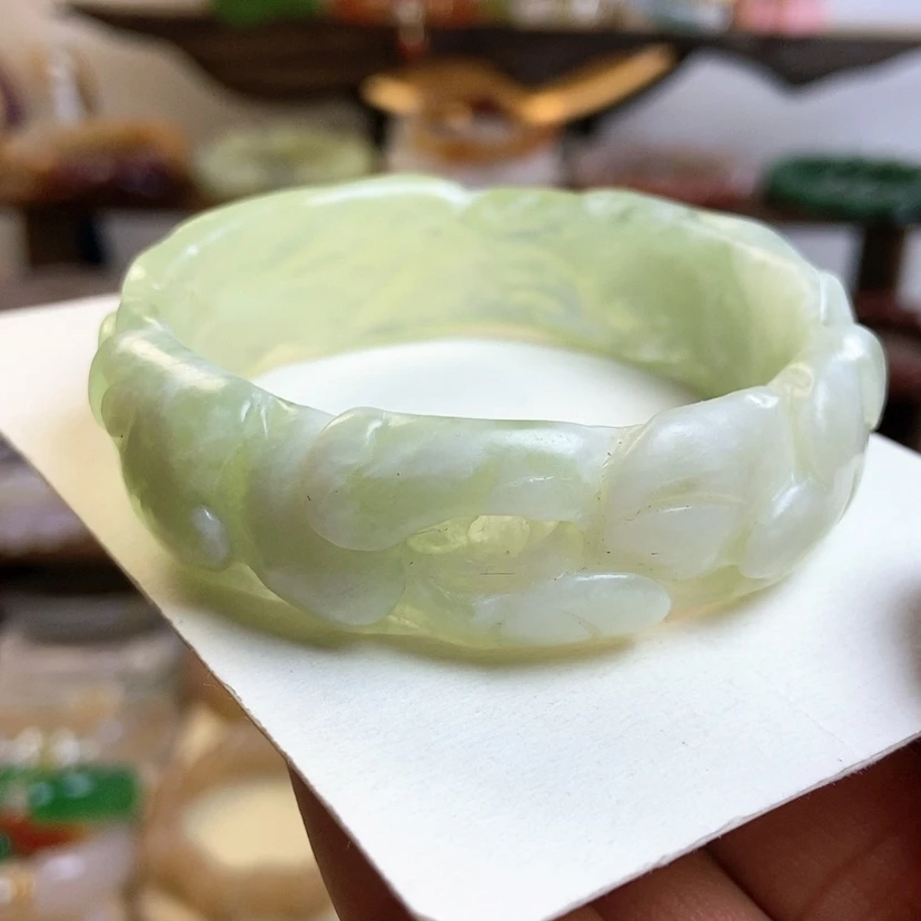 【闪购商品】石英质玉手镯未镶嵌54圈口牡丹花