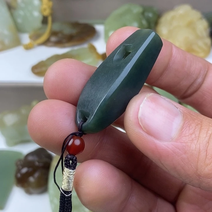 和田玉（糖玉）未镶嵌颈饰