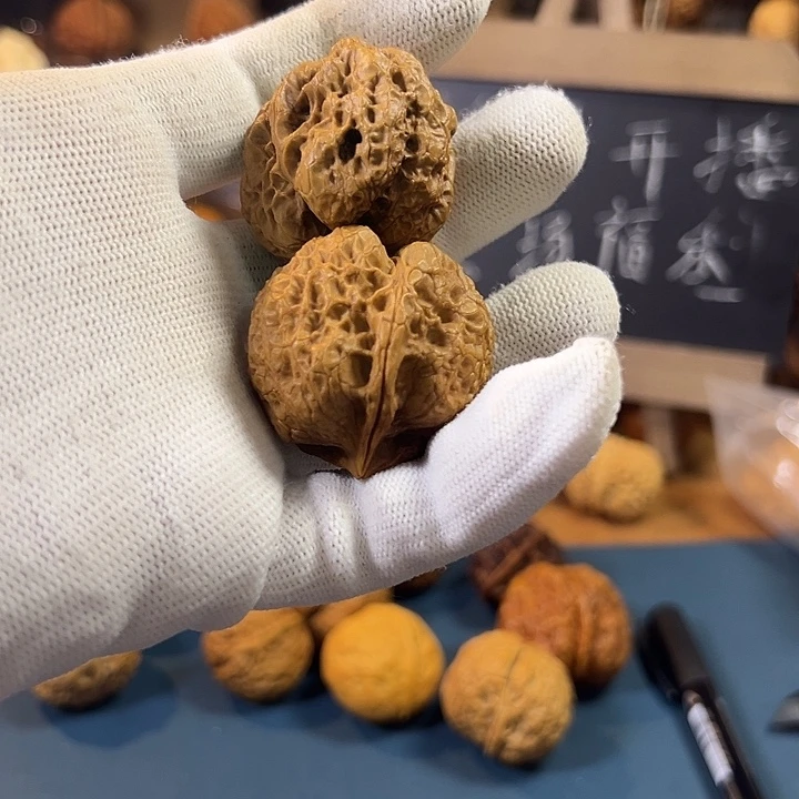 隆***6文玩核桃吊坠勒三棱