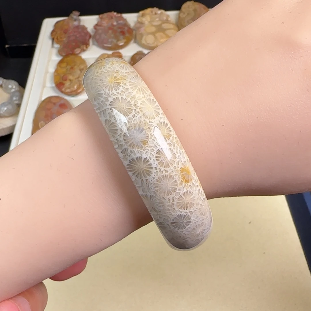 未镶嵌手链硅化玉60圈太阳花