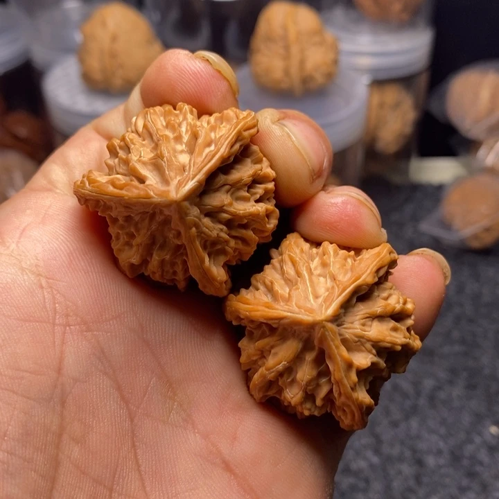 【闪购商品】吊坠文玩核桃37.5盘山三棱