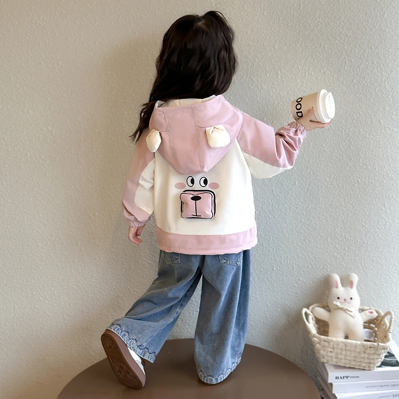 女童秋装连帽冲锋衣2025新款儿童运动休闲外套女宝宝卡通春秋上衣