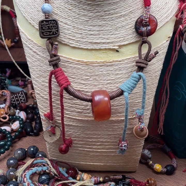 玛瑙/玉髓颈饰未镶嵌