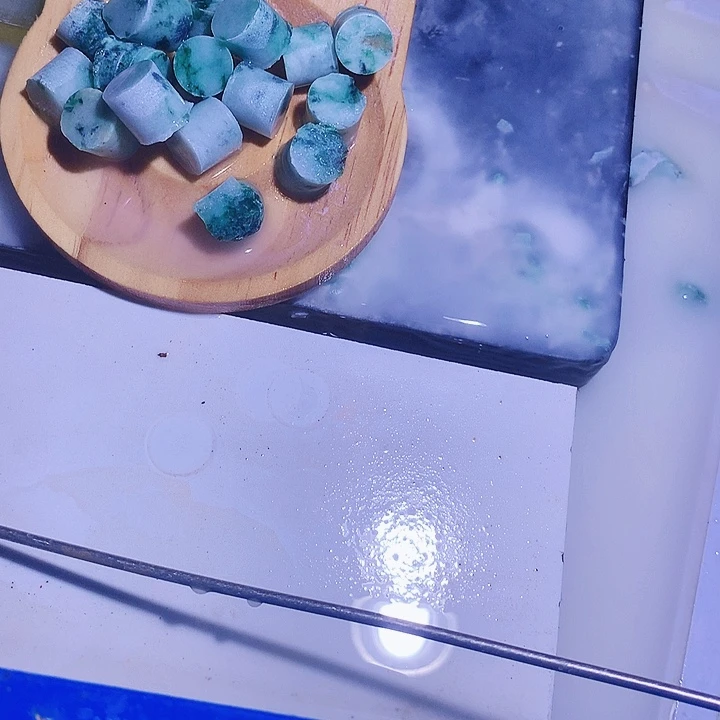 木***心颈饰未镶嵌翡翠料