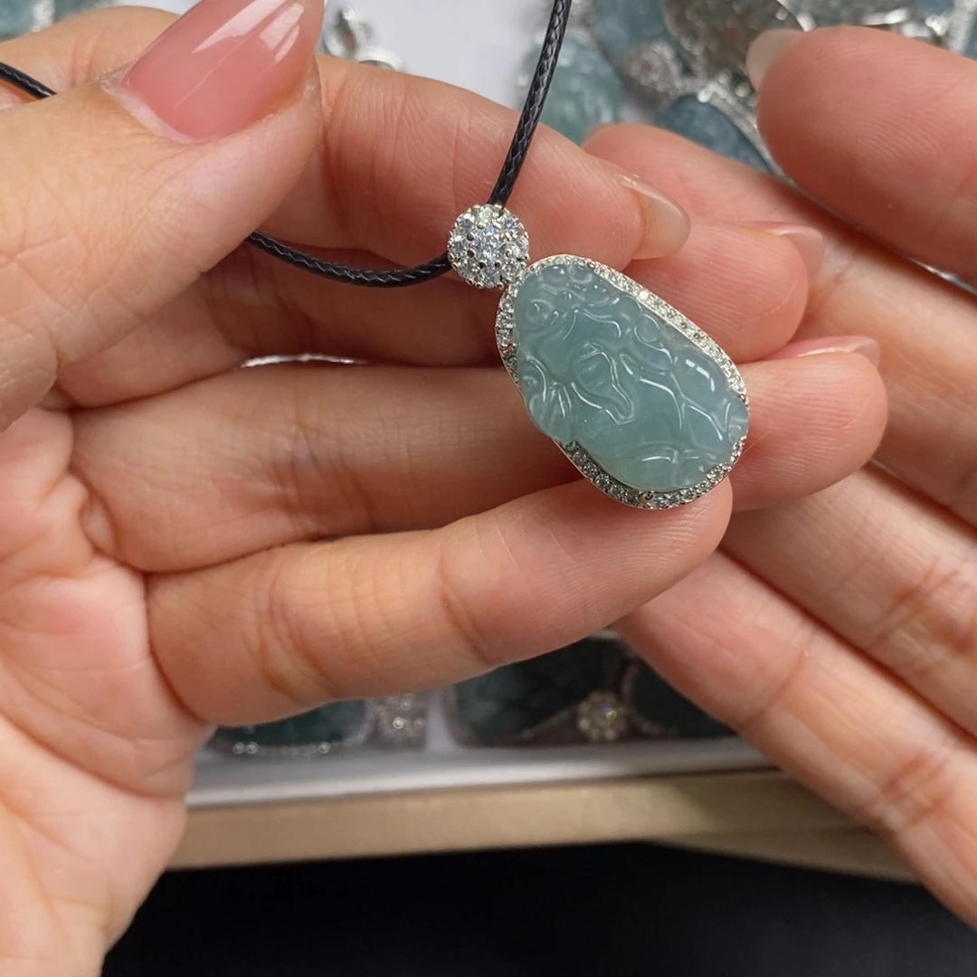 翡翠颈饰未镶嵌翡翠