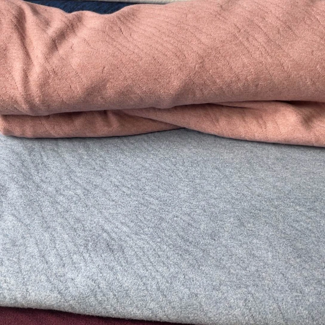 雾霾蓝蚕丝提花羊绒1米