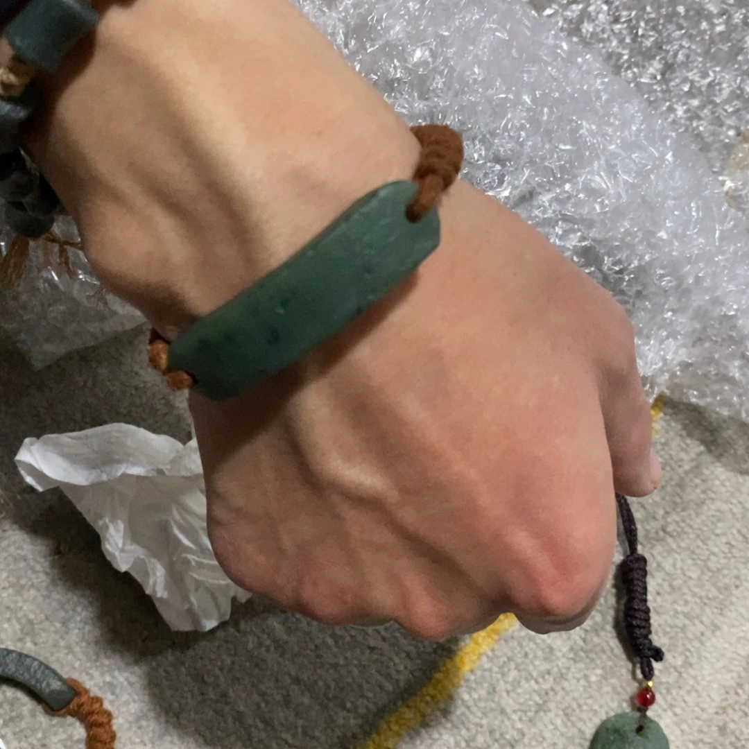 和田玉颈饰未镶嵌刘*毛