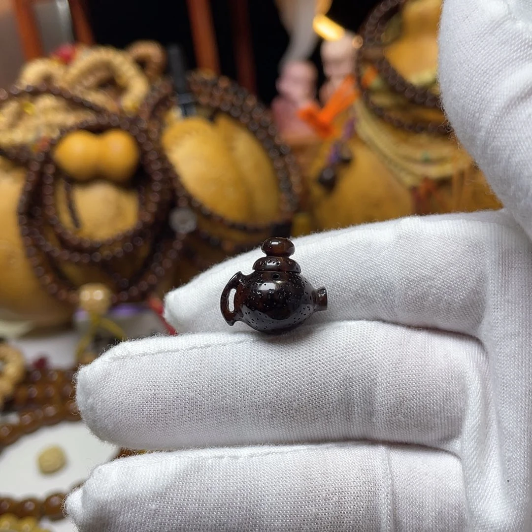 手串星月菩提雕刻把把壶红宝石玉化料