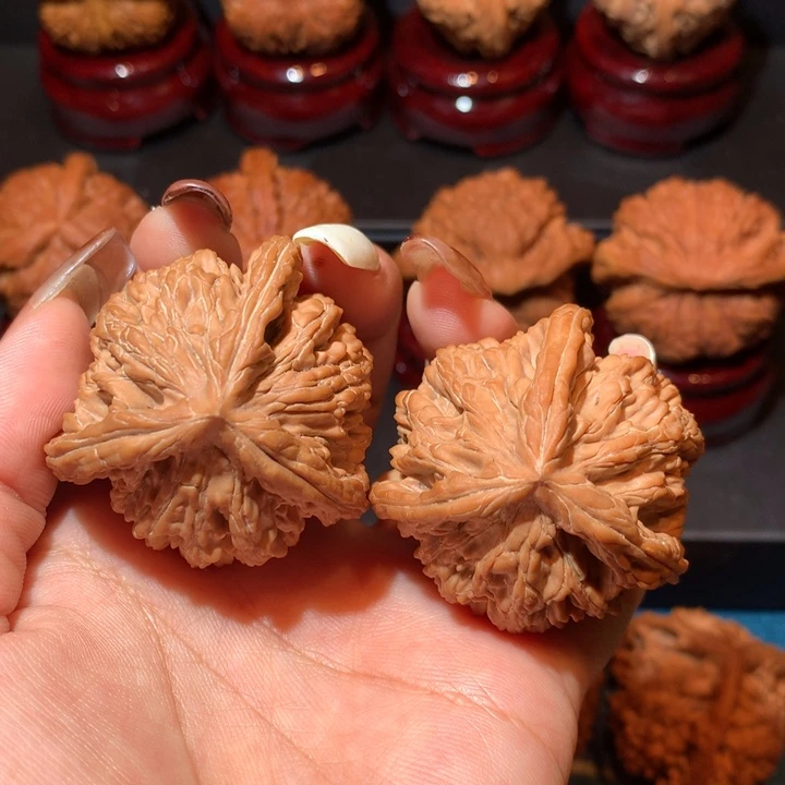 吊坠文玩核桃虎头三棱，全品，41