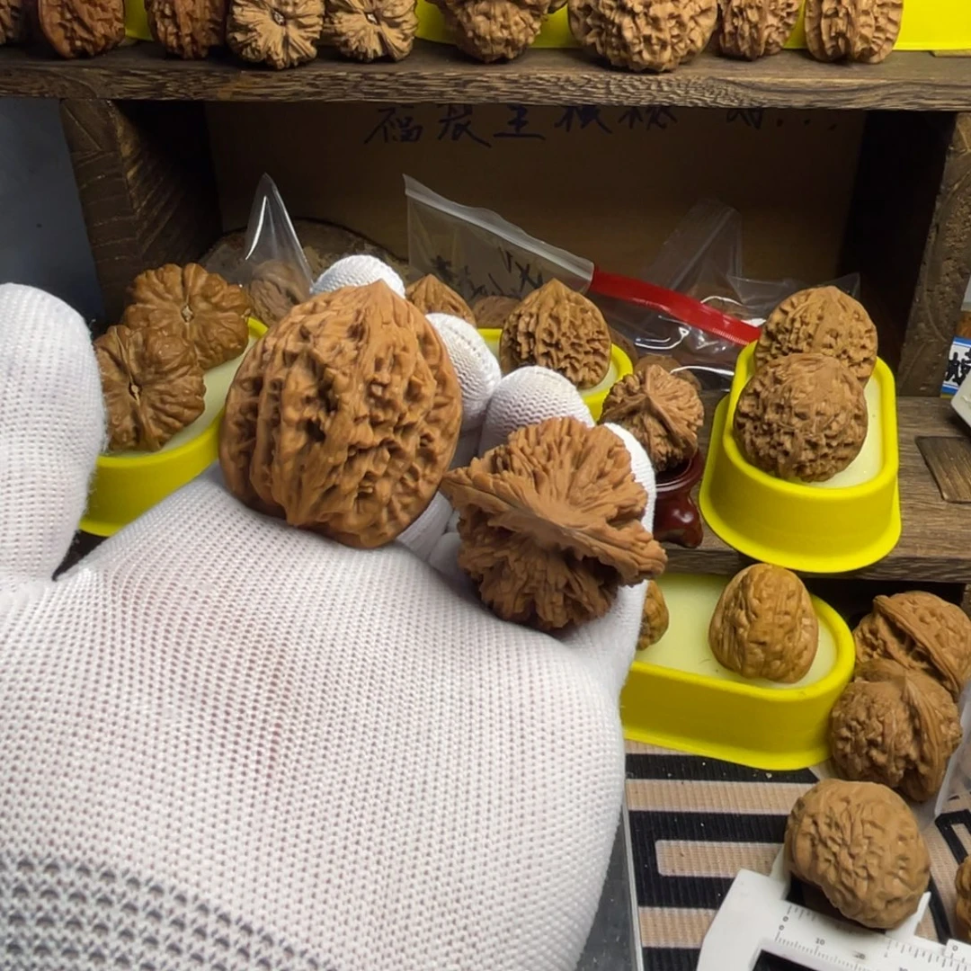 文玩核桃吊坠粗筋虎