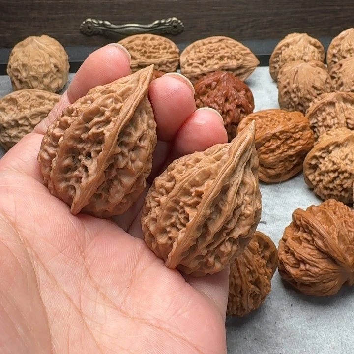 肥***聪文玩核桃吊坠油腊鸡【3319】