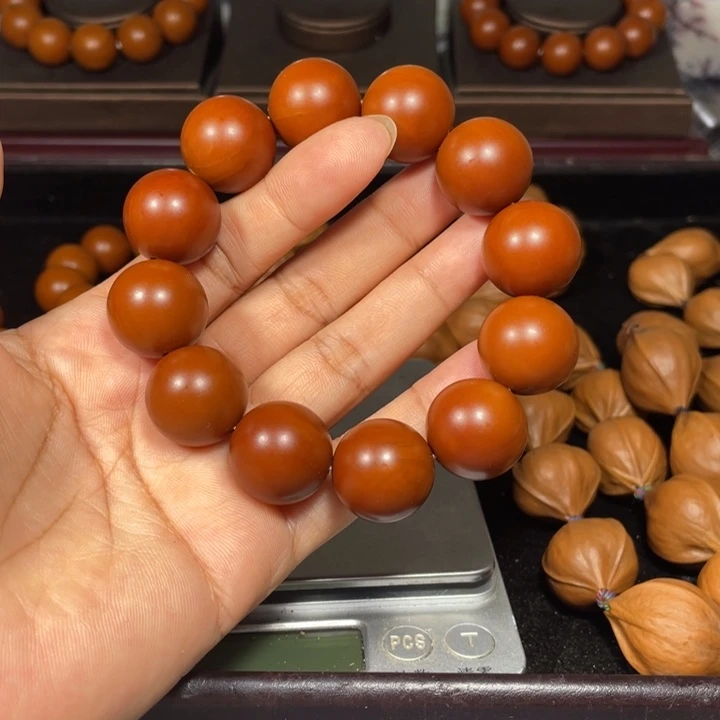 橄榄核吊坠1.9左右树王精品小孔