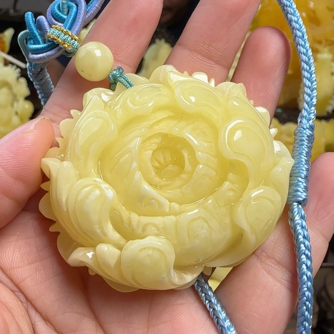 蜜蜡未镶嵌珠宝奇石