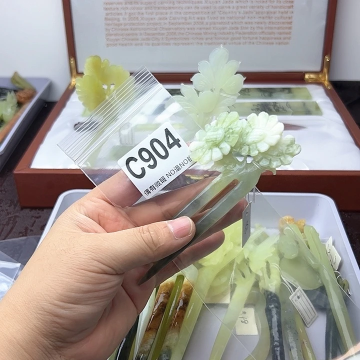 蛇纹石玉发饰合金天**朗